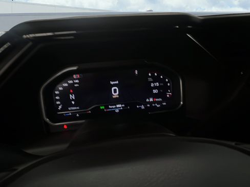 Used 2024 GMC Sierra 2500 AT4 image 15