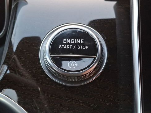 Used 2023 Mercedes-Benz GLC 300 4MATIC image 18