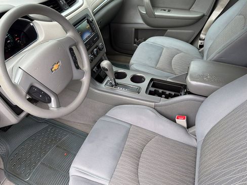 Used 2015 Chevrolet Traverse LS FWD image 11