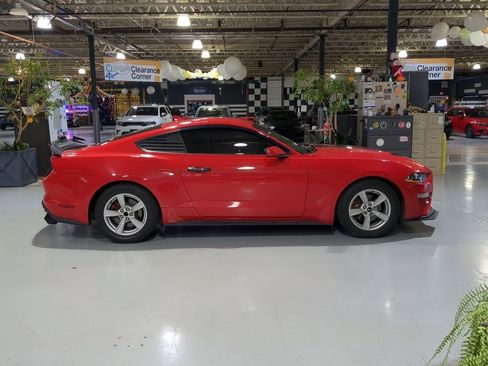 Used 2021 Ford Mustang Coupe image 6