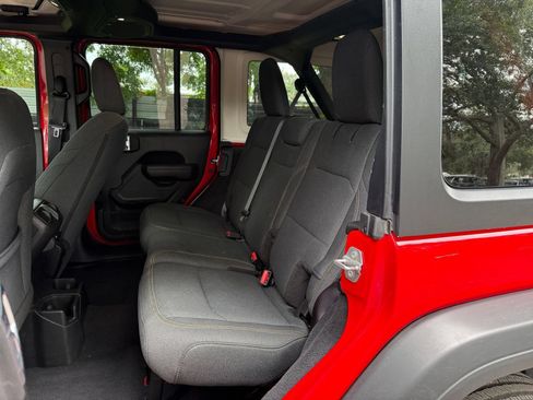 Used 2025 Jeep Wrangler Unlimited Sport AWD/4WD image 36