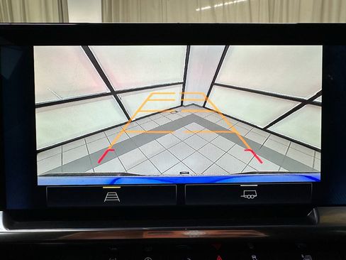 Certified 2025 Chevrolet Silverado 1500 LT image 33