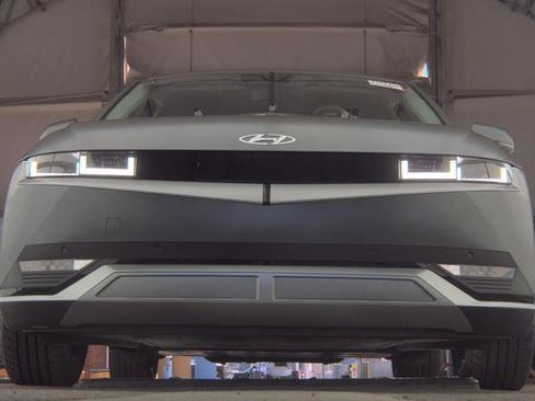 Used 2024 Hyundai Ioniq 5 SEL image 3