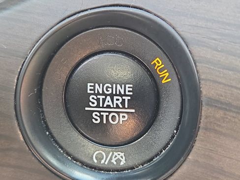 Used 2021 Jeep Grand Cherokee Overland AWD/4WD image 17