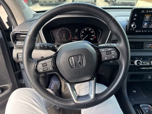 Used 2025 Honda Pilot Touring image 7