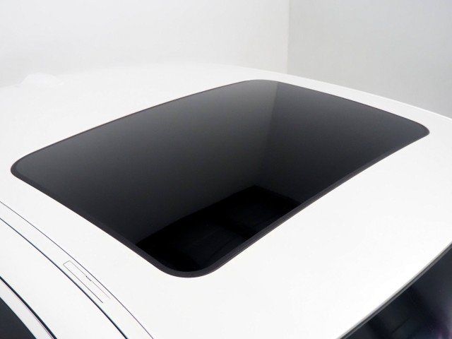 Used 2023 BMW i4 eDrive35 w/ Premium Package RWD image 4
