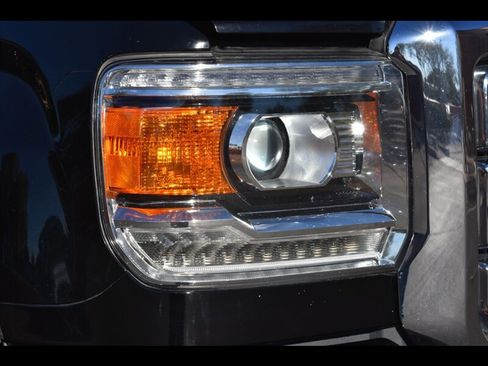 Used 2018 GMC Sierra 3500 Denali image 36