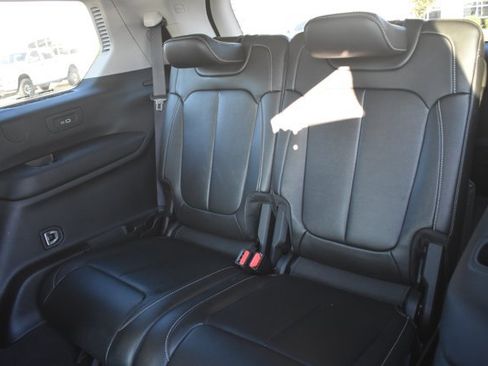 Used 2023 Jeep Grand Cherokee L Limited AWD/4WD image 17