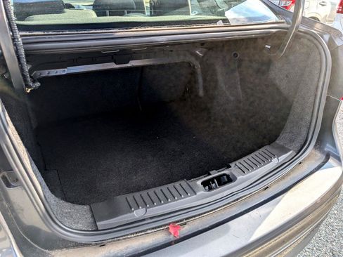 Used 2015 Ford Fiesta SE image 4