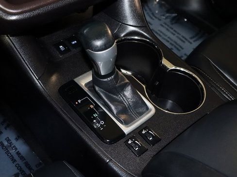 Used 2016 Toyota Highlander XLE image 25