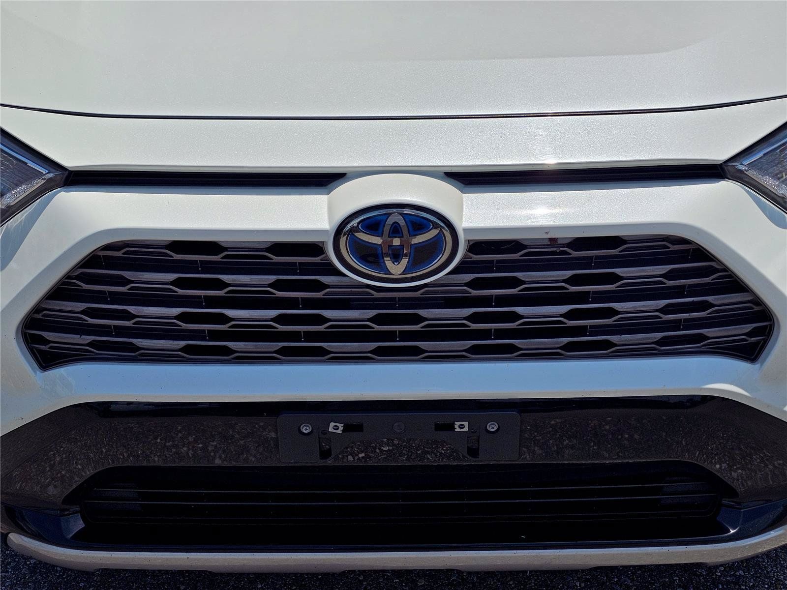 Used 2021 Toyota RAV4 XSE w/ XSE Grade Weather Package AWD/4WD image 3