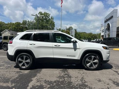 Used 2019 Jeep Cherokee Limited w/ Luxury Group AWD/4WD image 19