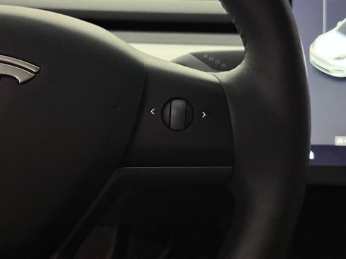 Used 2021 Tesla Model Y Long Range image 36