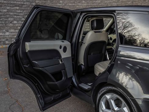 Used 2018 Land Rover Range Rover Sport HSE image 20