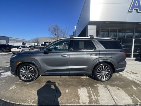 Used 2023 Hyundai Palisade Calligraphy image 5