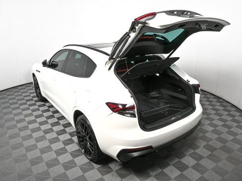 Used 2023 Maserati Levante Modena image 31