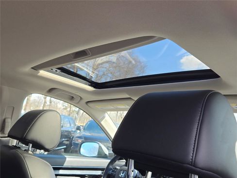 Used 2025 Honda CR-V EX-L image 8