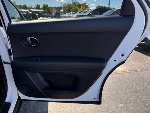 New 2025 Hyundai Ioniq 5 SE image 25