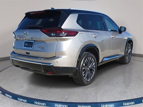 Used 2024 Nissan Rogue Platinum image 6