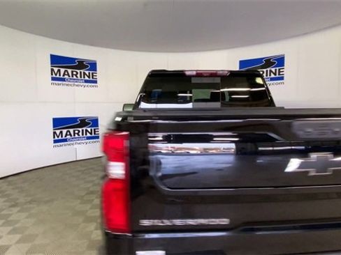 Used 2023 Chevrolet Silverado 1500 ZR2 w/ Technology Package image 9