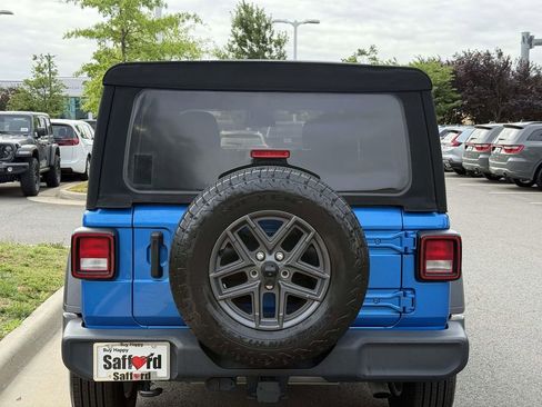 Used 2024 Jeep Wrangler Unlimited Sport AWD/4WD image 11