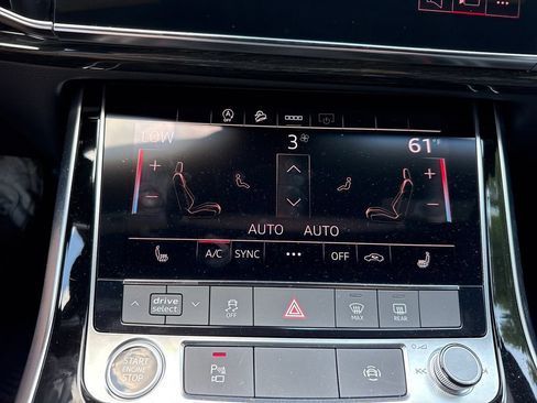 Used 2025 Audi Q8 Premium w/ Convenience Package AWD/4WD image 20
