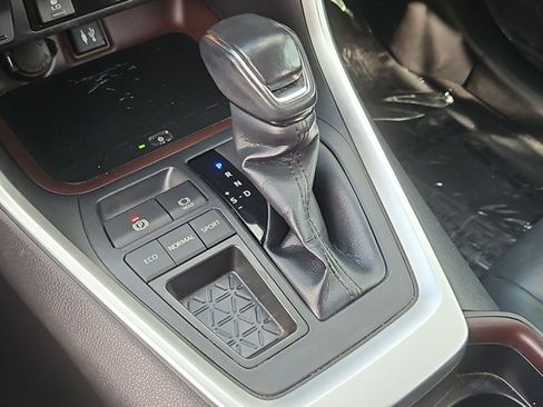 Used 2019 Toyota RAV4 Limited w/ Advanced Technology Package FWD image 17