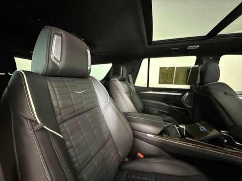 Certified 2026 Cadillac Escalade Platinum Sport AWD/4WD image 33