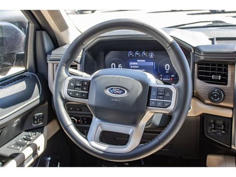 Used 2024 Ford Expedition Limited AWD/4WD image 37