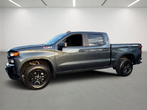 Used 2019 Chevrolet Silverado 1500 Custom Trail Boss w/ Custom Convenience Package image 2