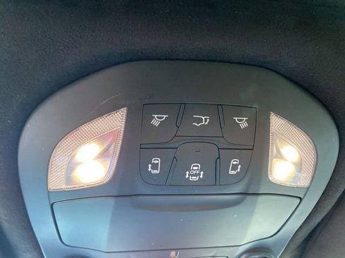 Used 2023 Chrysler Pacifica Pinnacle image 35