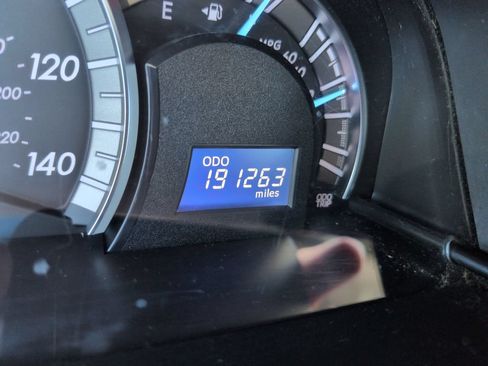 Used 2013 Toyota Camry SE FWD image 17