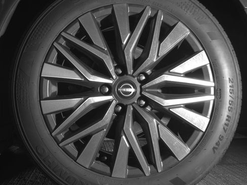 Used 2025 Nissan Altima 2.5 SV image 14