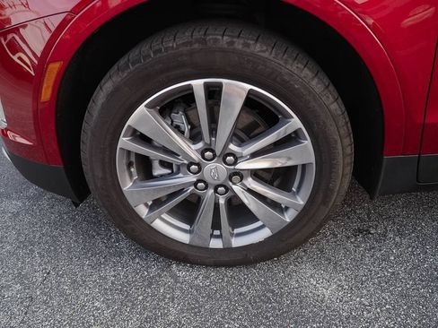 Certified 2025 Cadillac XT5 Premium Luxury FWD image 38