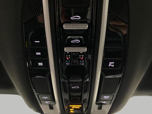 Used 2018 Porsche Panamera image 30