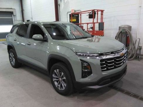 Used 2026 Chevrolet Equinox LT AWD/4WD image 4