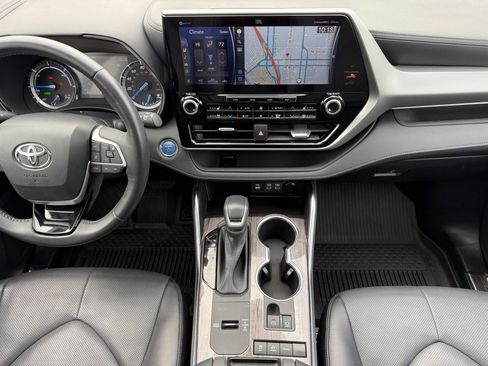 Used 2022 Toyota Highlander Platinum image 26