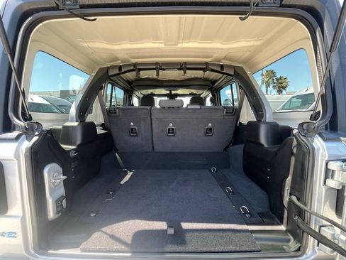 Used 2024 Jeep Wrangler Unlimited w/ Convenience Group AWD/4WD image 8