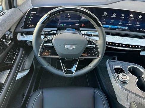 New 2026 Cadillac Optiq Sport 1 w/ LPO, Floor Liner Package AWD/4WD image 14
