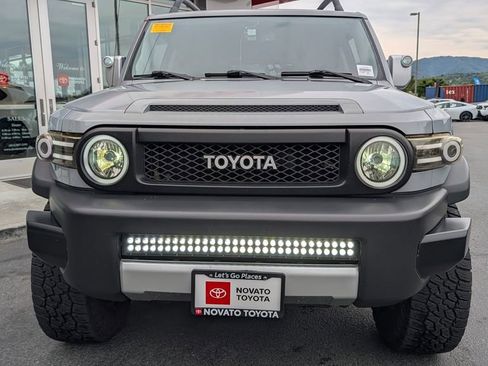 Used 2014 Toyota FJ Cruiser 4WD w/ Convenience Package image 13