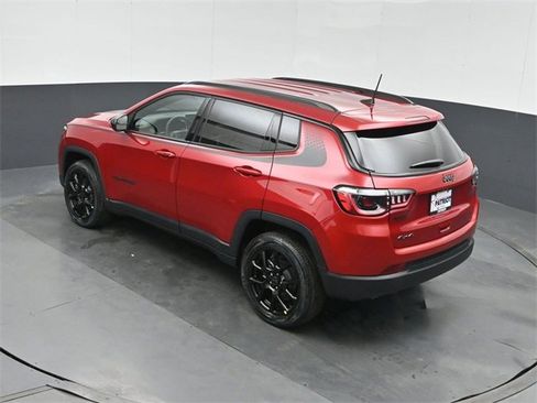New 2026 Jeep Compass Latitude image 32