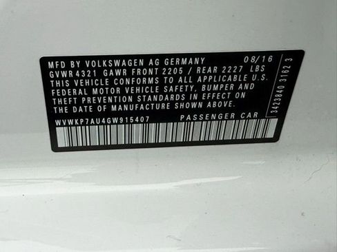 Used 2016 Volkswagen e-Golf SE w/ DC Fast Charging Package image 40