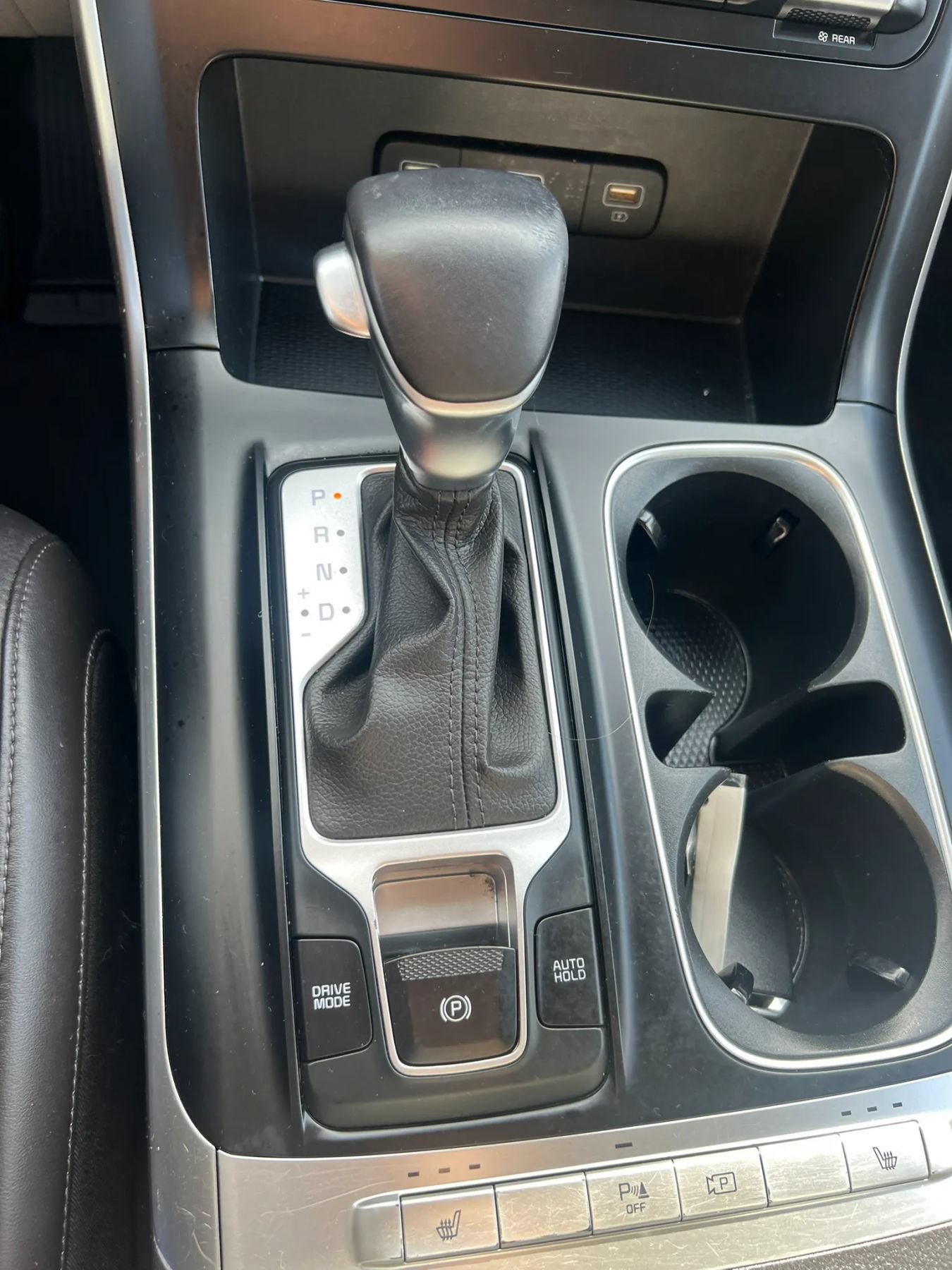 Used 2023 Kia Carnival LX FWD image 25