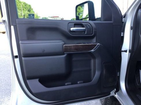 Used 2021 GMC Sierra 2500 SLE w/ SLE Value Package; image 8