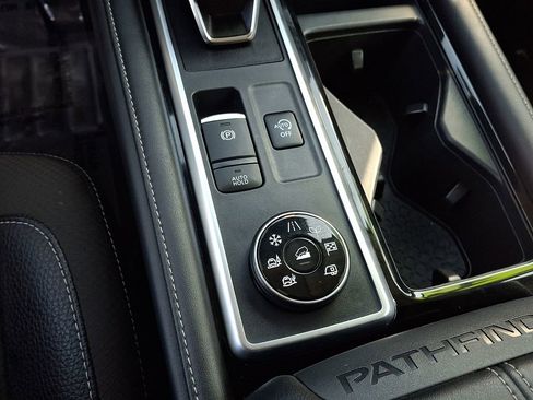 Used 2023 Nissan Pathfinder SL w/ Lighting Package (N92) image 24