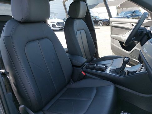 Certified 2025 Audi Q3 2.0T Premium w/ Convenience Package AWD/4WD image 10