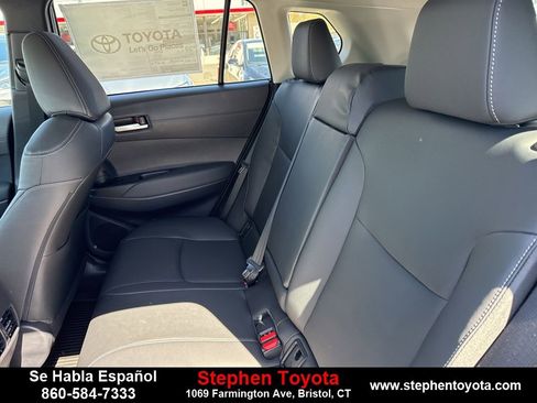 Used 2026 Toyota Corolla Cross XLE image 10