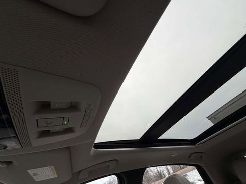 Used 2023 Nissan Ariya AWD image 18