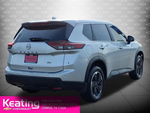 Used 2024 Nissan Rogue SV FWD image 6