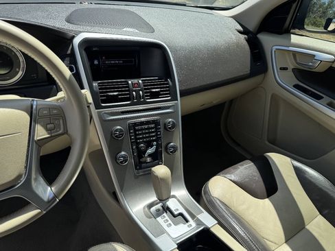 Used 2012 Volvo XC60 T6 AWD/4WD image 37
